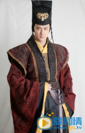 武神赵子龙董卓身边的谋臣是谁？李儒是谁扮演的？三国历史中有李儒这个人物吗？