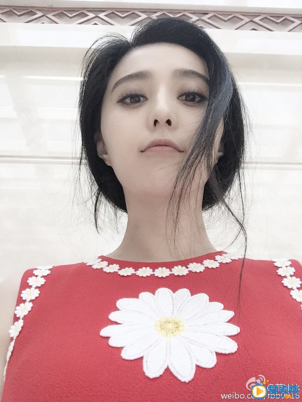 范冰冰嘟嘴卖萌照 范冰冰高清写真_范冰冰高清剧照