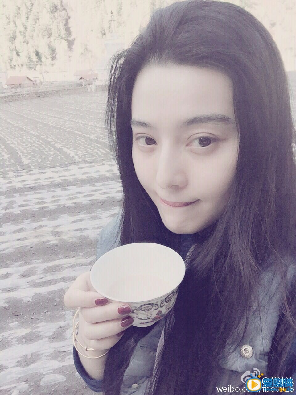 范冰冰嘟嘴卖萌照 范冰冰高清写真_范冰冰高清剧照