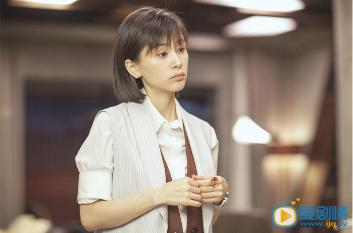 欢乐颂曲筱绡为什么勾引白主管?曲筱绡有什么目的？
