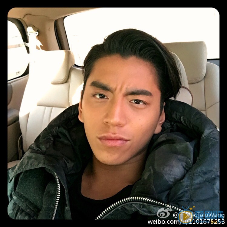 王大陆帅气自拍照 王大陆高清写真_王大陆高清剧照