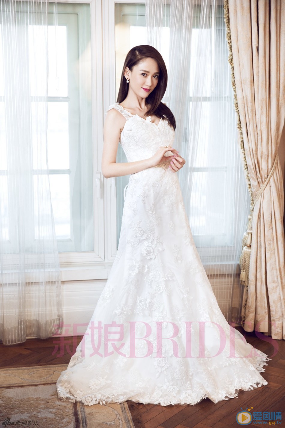 陈乔恩百变新娘写真大片 近日，陈乔恩为《新娘Brides》4月刊拍摄的封面大片首度曝光。陈乔恩身着不同风格的礼服，演绎春日浪漫。陈乔恩化身百变新娘，恰如四月熏风暖阳，沁人心脾。
