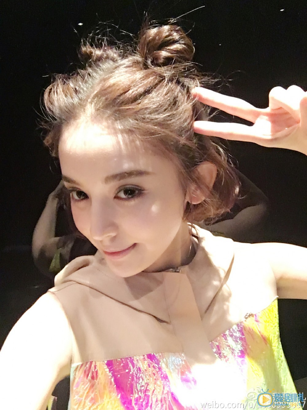 古力娜扎丸子头造型 古力娜扎高清写真_古力娜扎高清剧照
