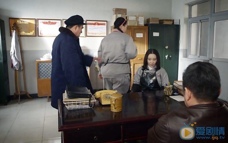 一马换三羊11集中潘厂长企图岁对沈小红潜规则  沈小红接受了吗？