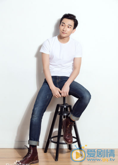 应勤扮演者吴昊宸个人写真照欣赏