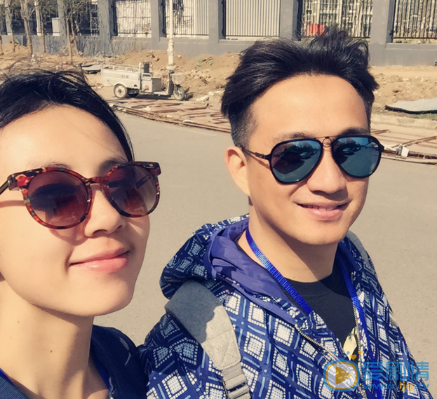 黄磊和媳妇孙莉合影 黄磊高清写真_黄磊高清剧照