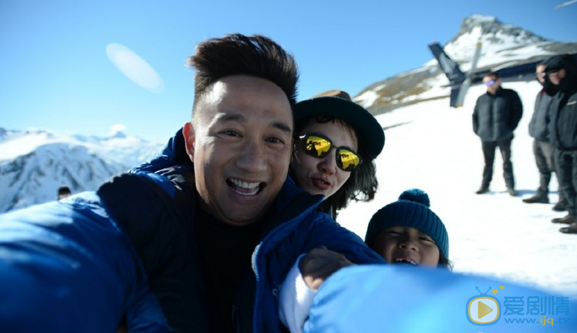 黄磊和媳妇孙莉合影 黄磊高清写真_黄磊高清剧照