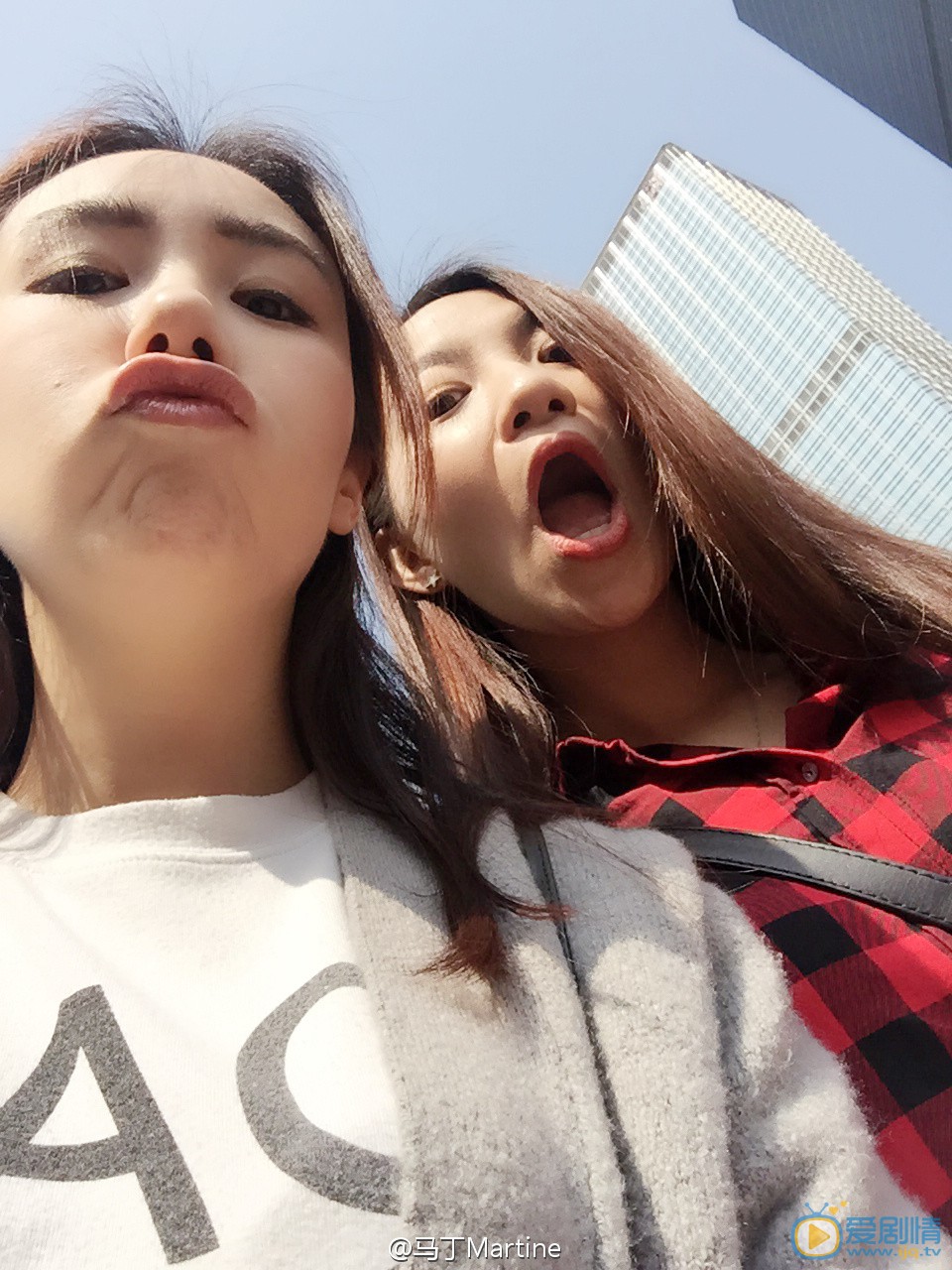 马丁嘟嘴卖萌照 马丁高清写真_马丁高清剧照
