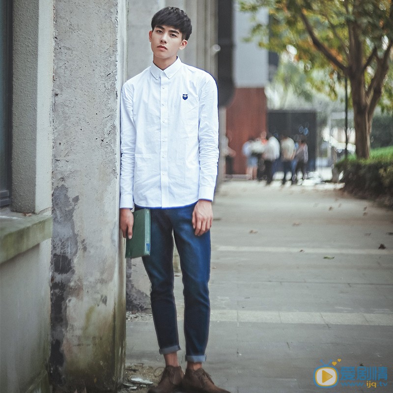 宋威龙学生服写真 宋威龙高清写真_宋威龙高清剧照