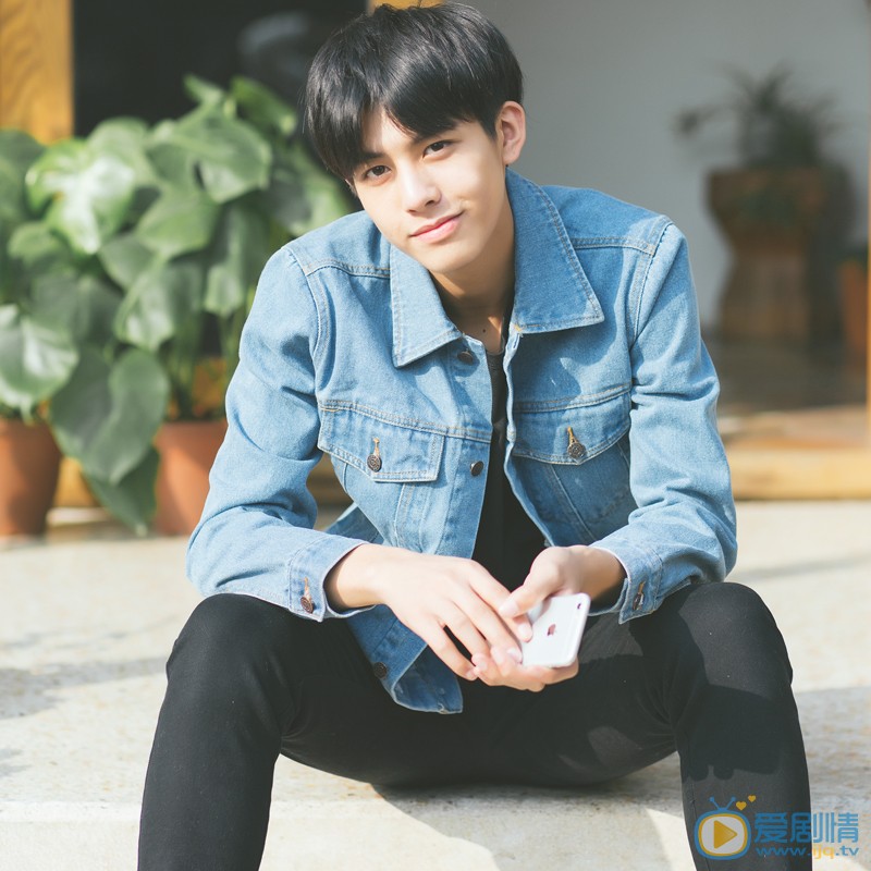 宋威龙学生服写真 宋威龙高清写真_宋威龙高清剧照