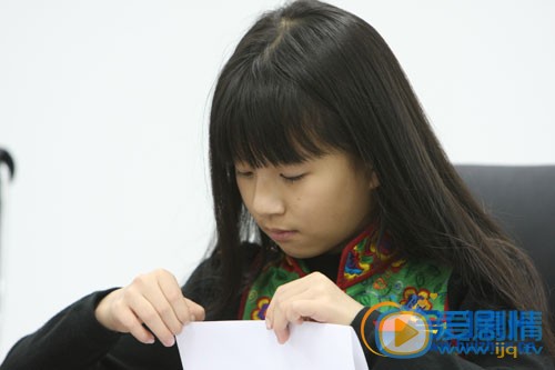 小彩旗小时候照片 小彩旗高清写真_小彩旗高清剧照