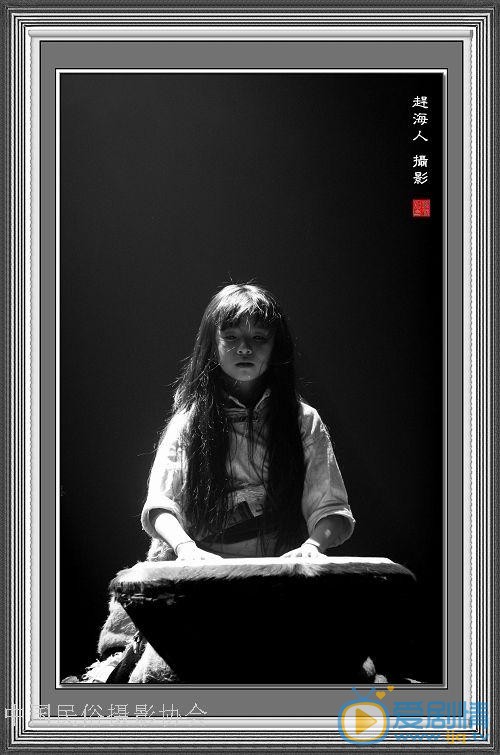 小彩旗舞蹈演出照 小彩旗高清写真_小彩旗高清剧照