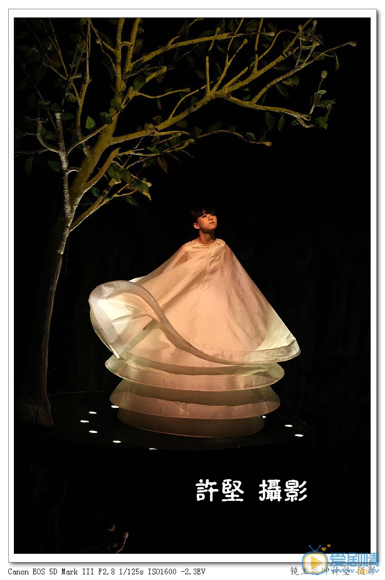 小彩旗2014年春晚舞台照 小彩旗高清写真_小彩旗高清剧照