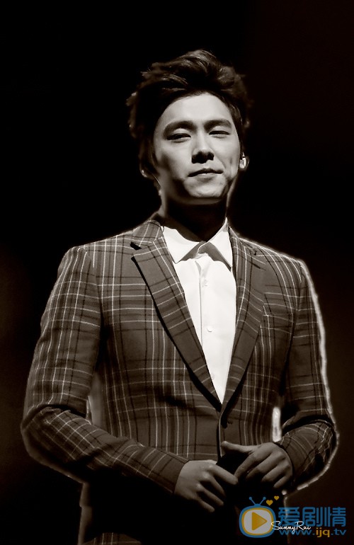 李易峰演唱会图片 李易峰高清写真_李易峰高清剧照