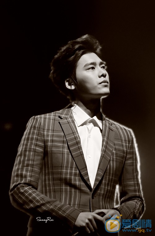 李易峰演唱会图片 李易峰高清写真_李易峰高清剧照