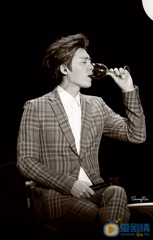 李易峰演唱会图片 李易峰高清写真_李易峰高清剧照