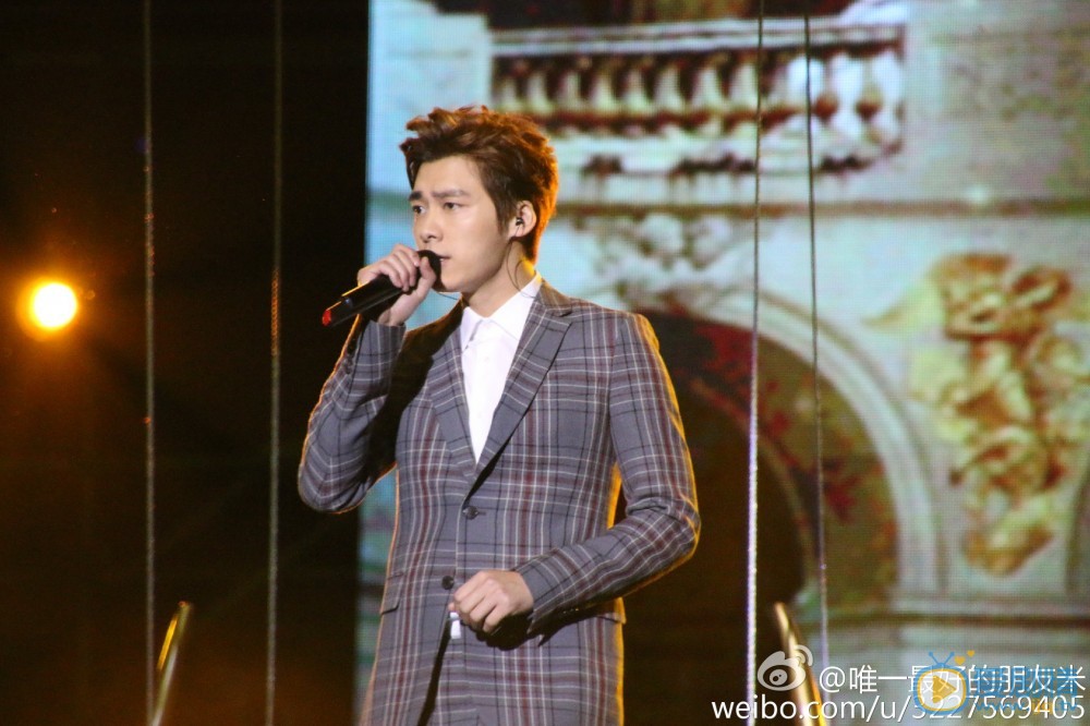 李易峰演唱会图片 李易峰高清写真_李易峰高清剧照