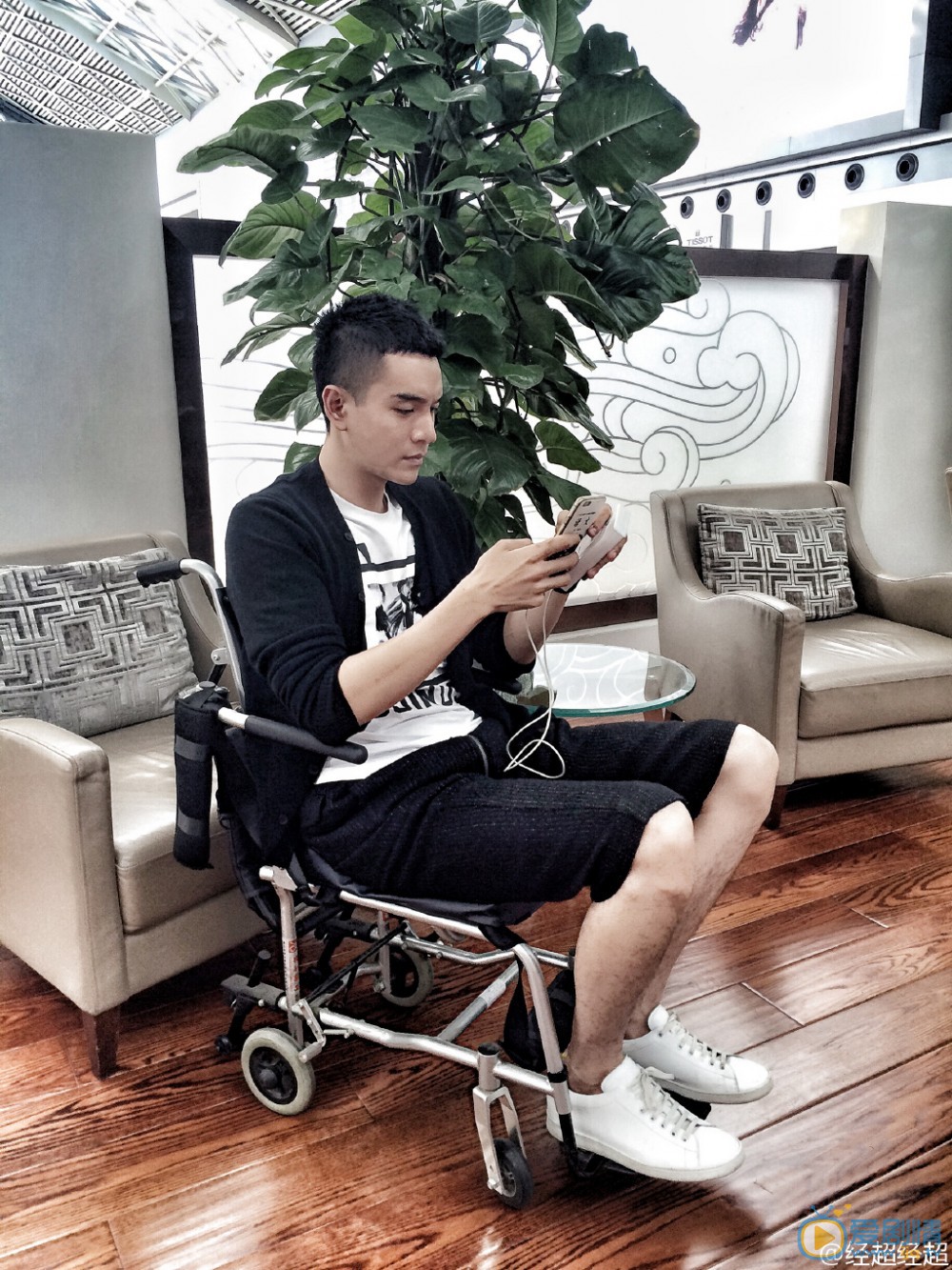 经超时尚潮服照 经超高清写真_经超高清剧照