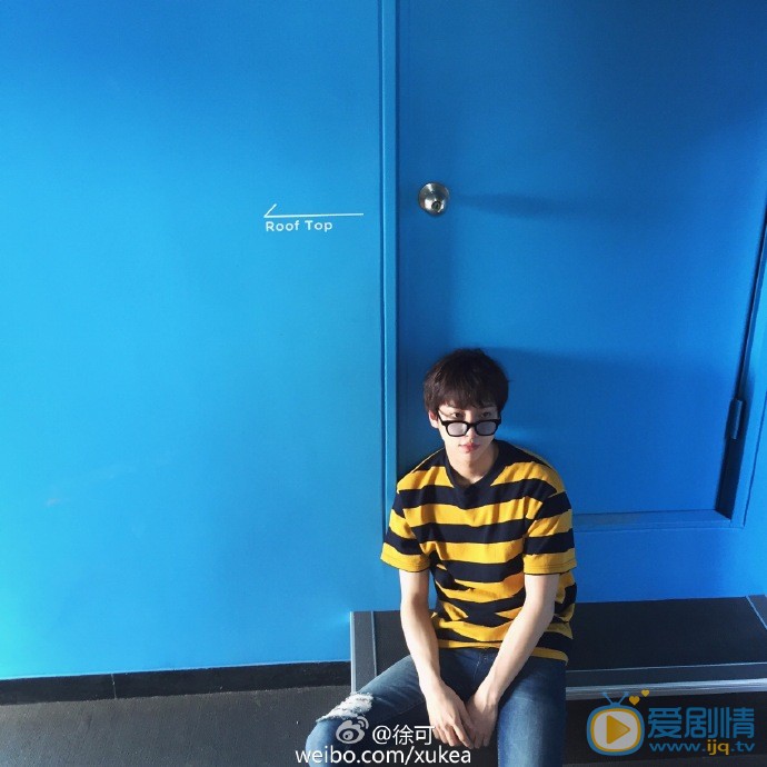 徐可帅气街拍照 徐可高清写真_徐可高清剧照