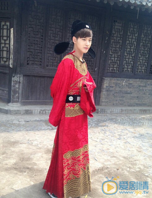 刑昭林与人合照 刑昭林个人资料介绍简介刑昭林生活照