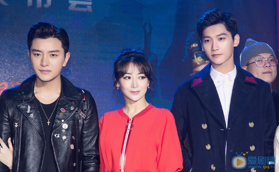 刑昭林与人合照 刑昭林个人资料介绍简介刑昭林生活照