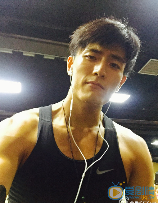 致单身男女赵大伟是谁扮演的？赵大伟扮演者吴旭东个人资料介绍及写真生活照欣赏