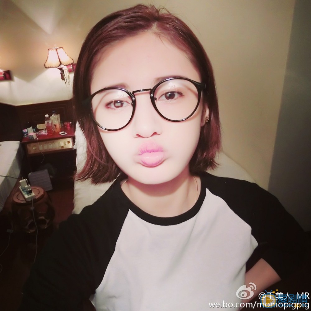 王美人嘟嘴卖萌照 王美人高清写真_王美人高清剧照