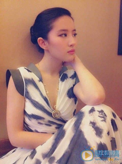 刘亦菲生活自拍照 刘亦菲高清写真_刘亦菲高清剧照