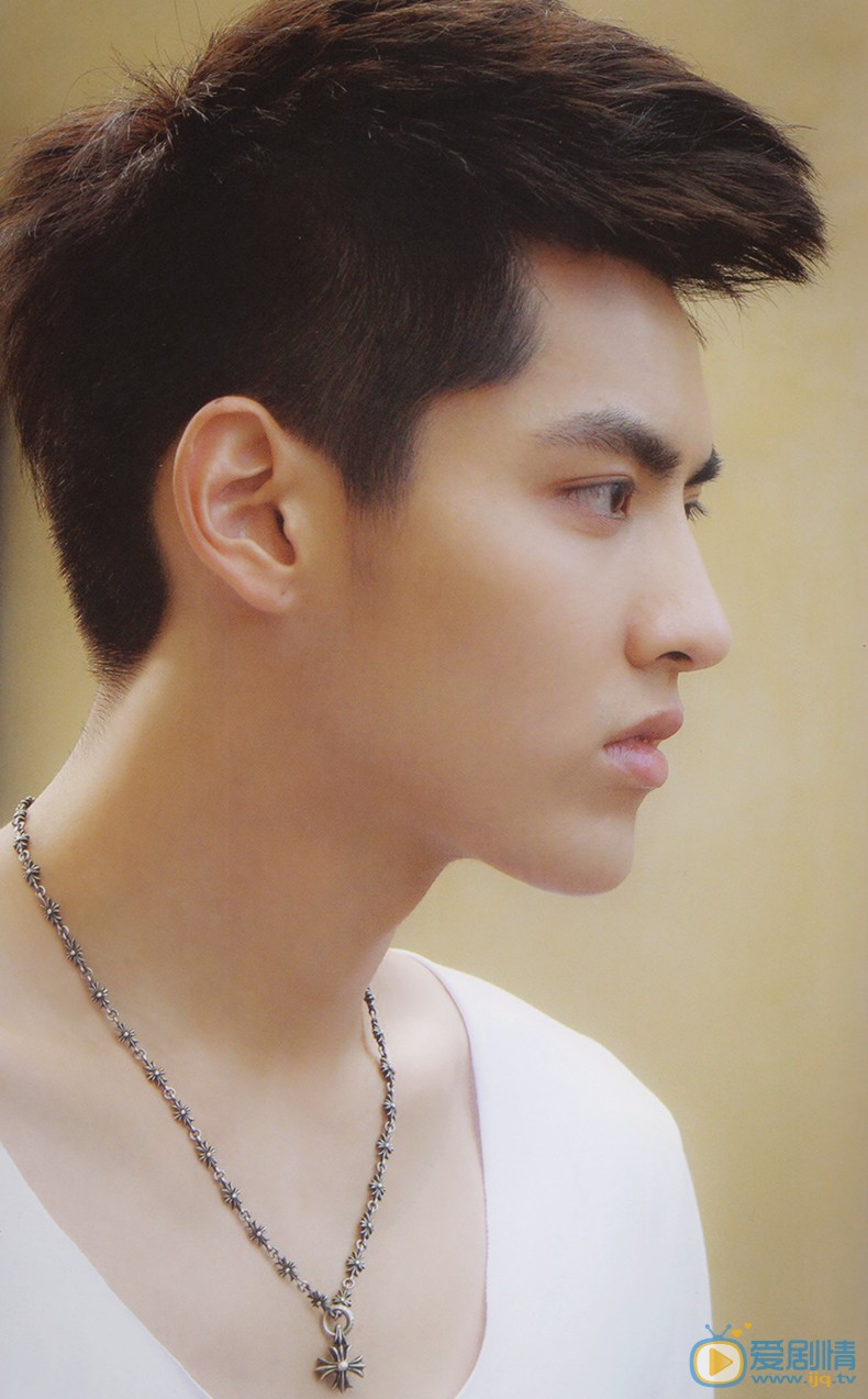 吴亦凡侧颜照 吴亦凡高清写真_吴亦凡高清剧照
