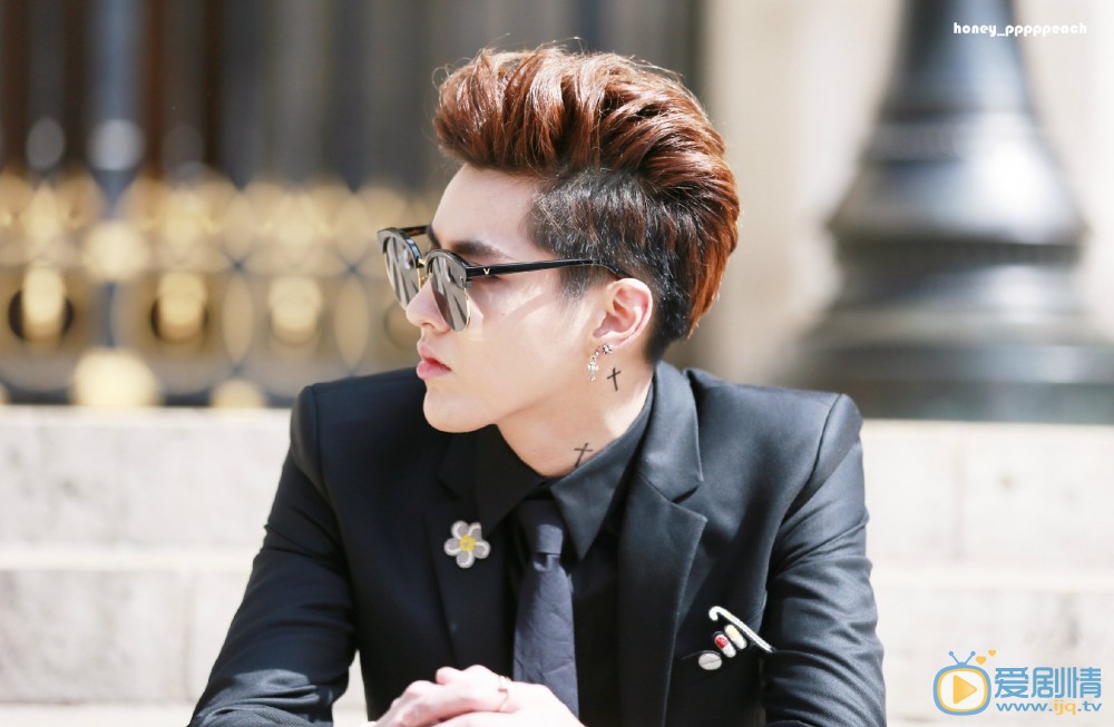 吴亦凡侧颜照 吴亦凡高清写真_吴亦凡高清剧照