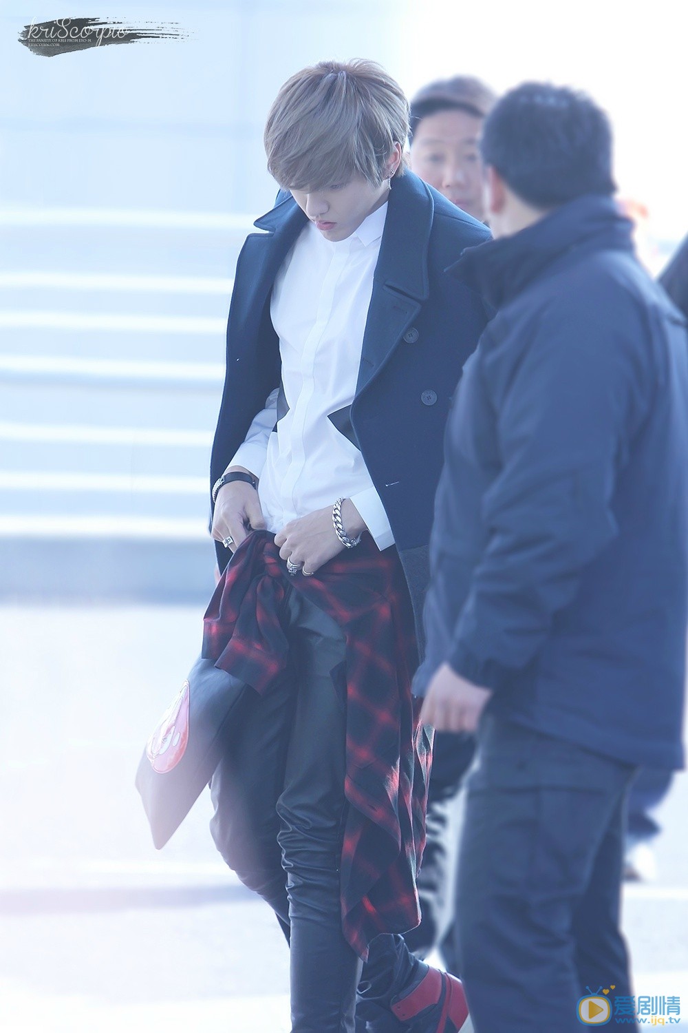 吴亦凡机场潮服照 吴亦凡高清写真_吴亦凡高清剧照