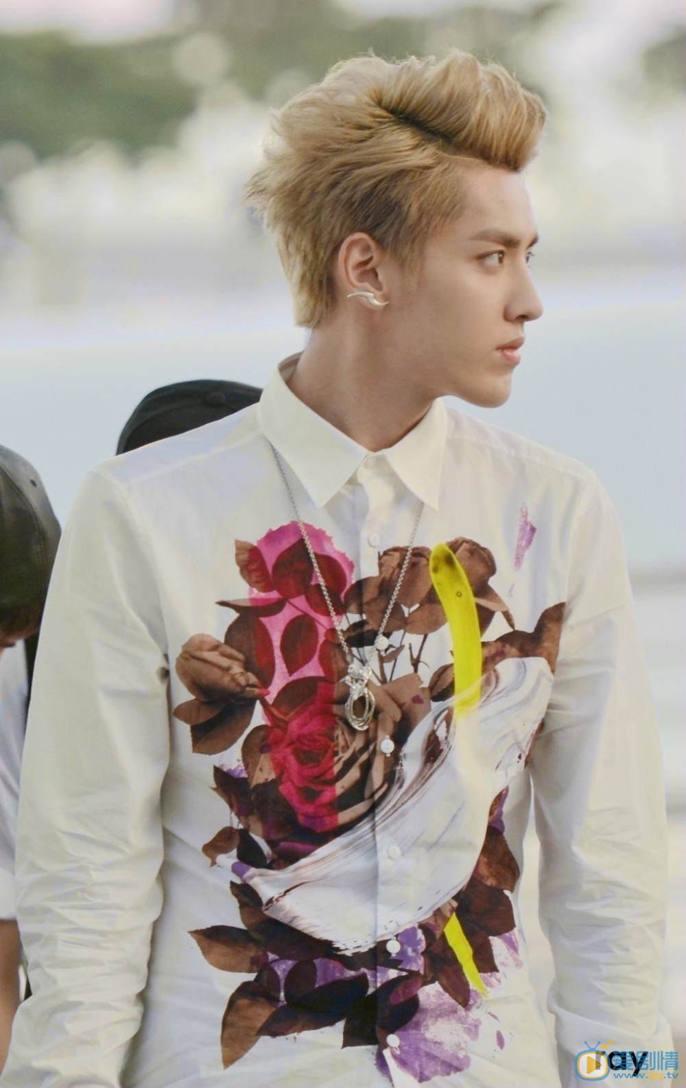 吴亦凡机场潮服照 吴亦凡高清写真_吴亦凡高清剧照