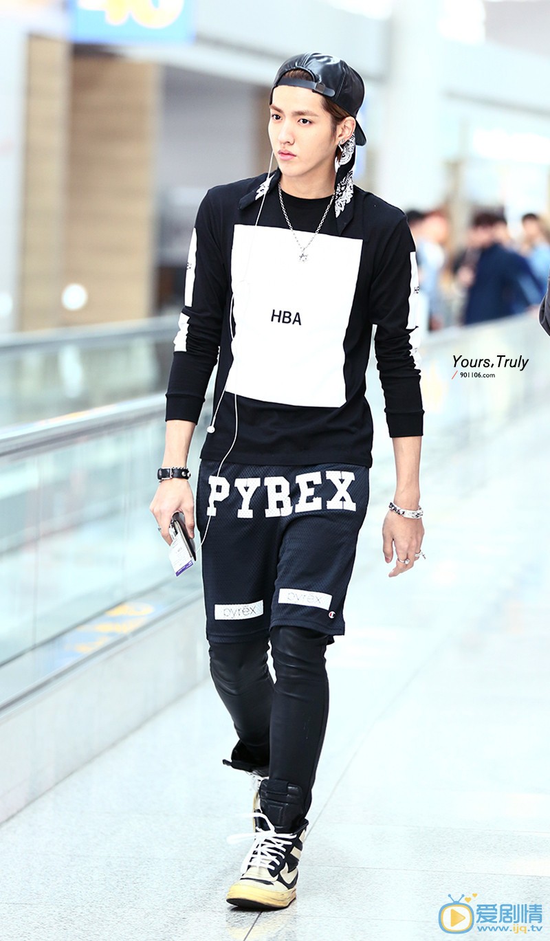 吴亦凡机场潮服照 吴亦凡高清写真_吴亦凡高清剧照