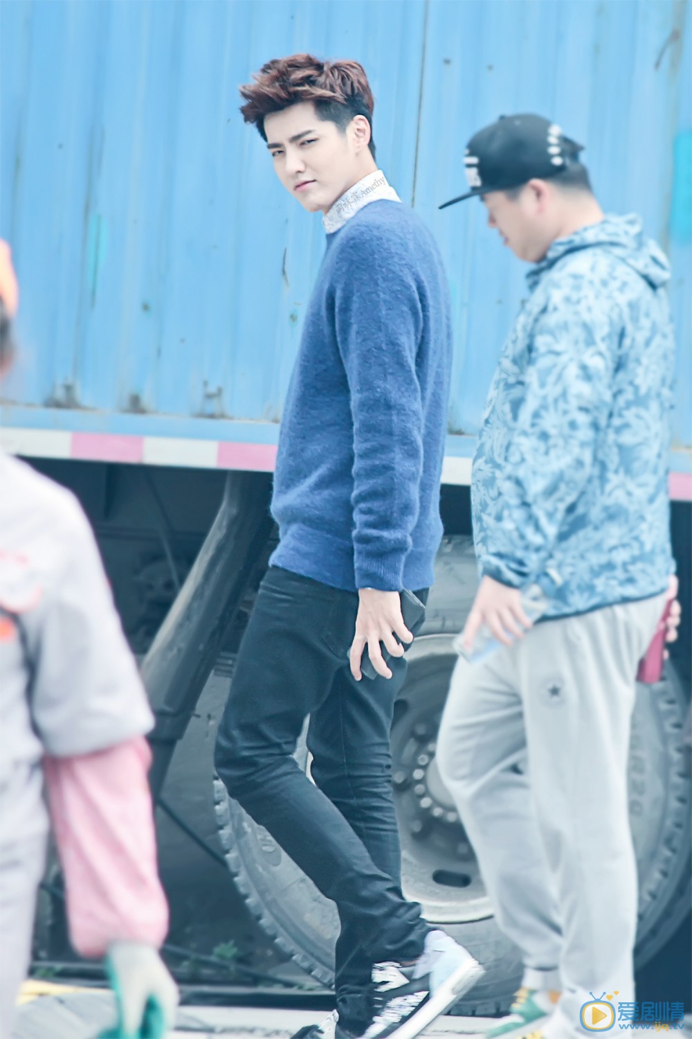 吴亦凡时尚街拍照 吴亦凡高清写真_吴亦凡高清剧照