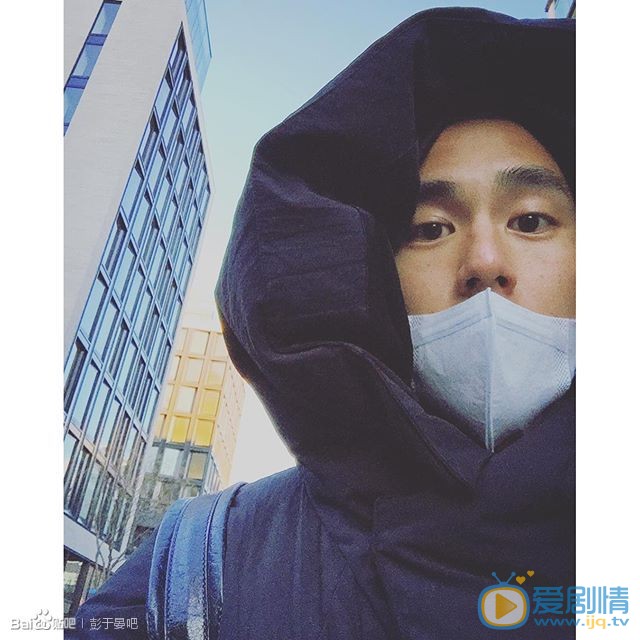 彭于晏自拍生活照 彭于晏高清写真_彭于晏高清剧照