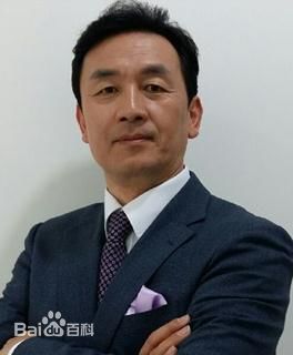 W-两个世界孙贤石剧照 