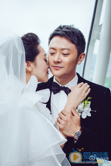 印小天和哈琳娜结婚照 印小天结婚照