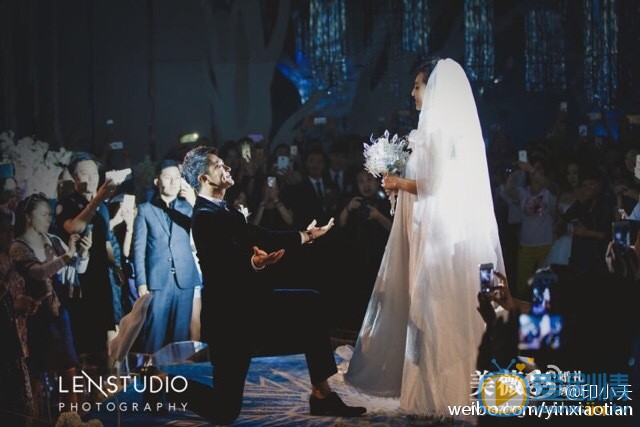 印小天和哈琳娜结婚照 印小天高清写真_印小天高清剧照