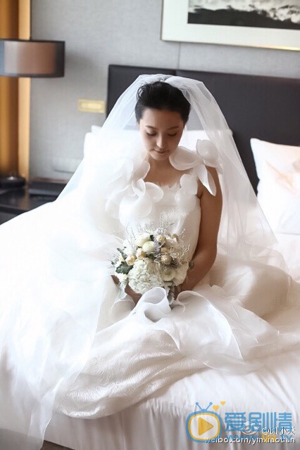 印小天和哈琳娜结婚照 印小天高清写真_印小天高清剧照