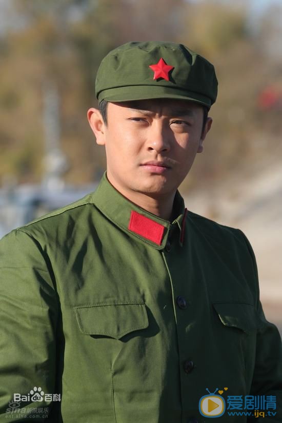 印小天军装照 印小天高清写真_印小天高清剧照