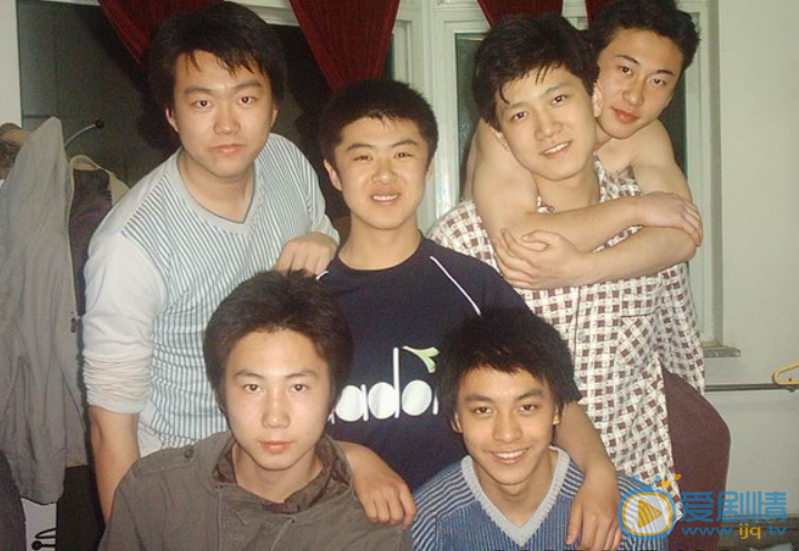 李佳航大学生活照 李佳航高清写真_李佳航高清剧照