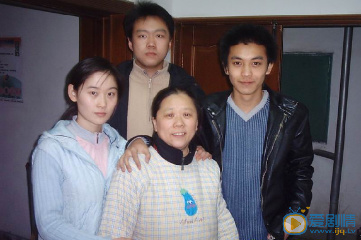 李佳航大学生活照 李佳航高清写真_李佳航高清剧照