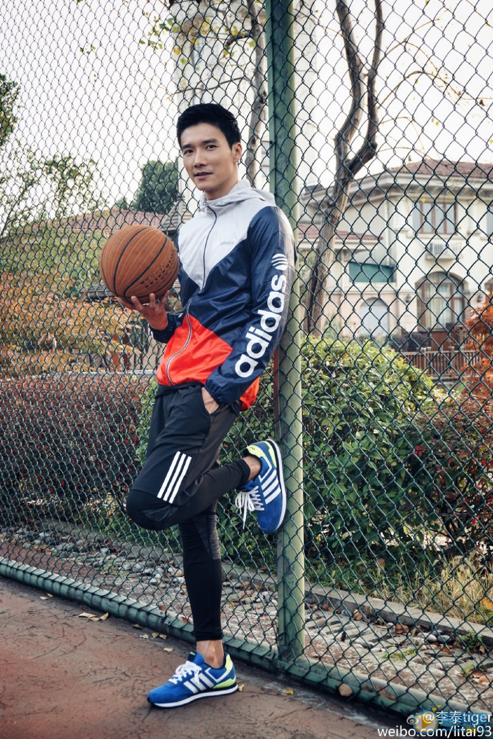 李泰活动照 李泰高清写真_李泰高清剧照