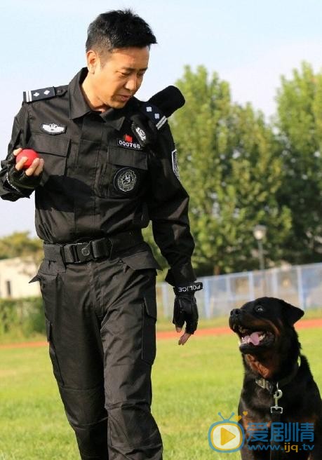 警花与警犬之再上征程杜飞剧照 
