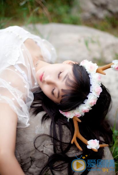 戚蓝尹写真《鹿》 戚蓝尹高清写真_戚蓝尹高清剧照