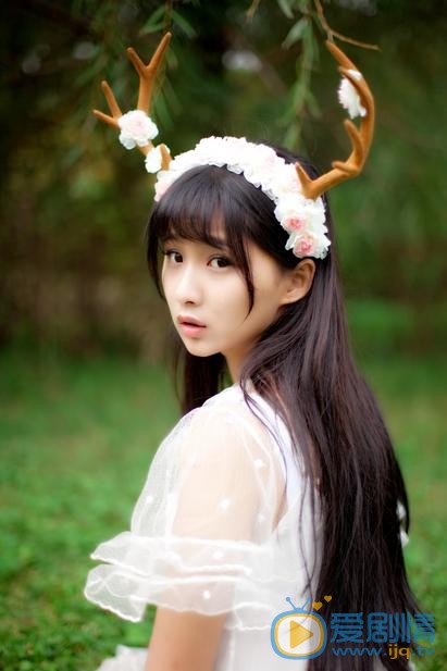 戚蓝尹写真《鹿》 戚蓝尹高清写真_戚蓝尹高清剧照
