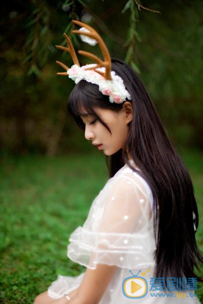 戚蓝尹写真《鹿》 戚蓝尹高清写真_戚蓝尹高清剧照