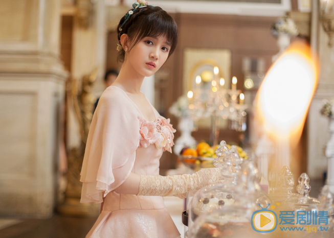 半妖倾城中聂倾心的扮演者是谁？聂倾心扮演者成梓宁个人资料及写真生活照欣赏