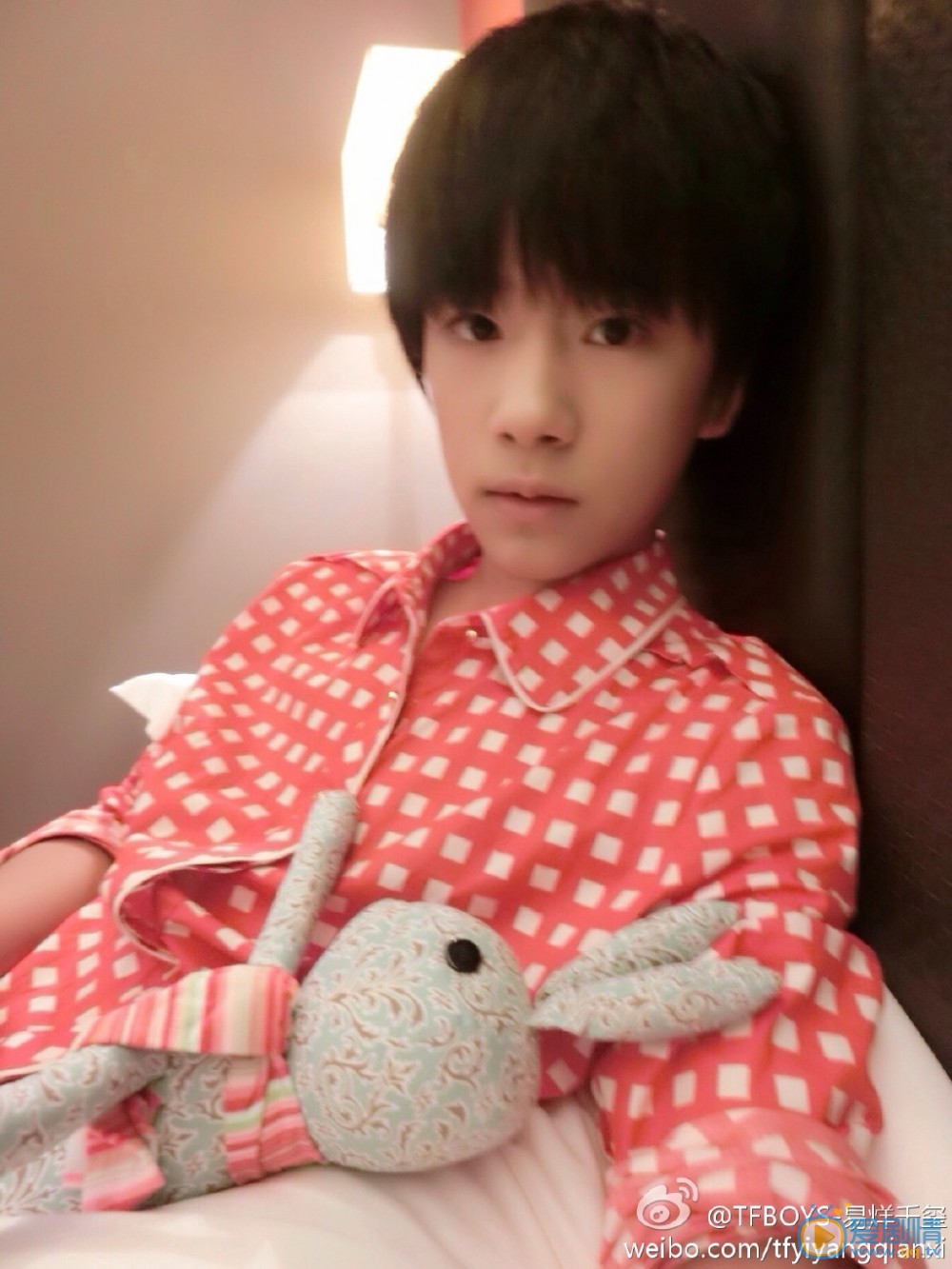 易烊千玺TFBOYS组合 易烊千玺高清写真_易烊千玺高清剧照