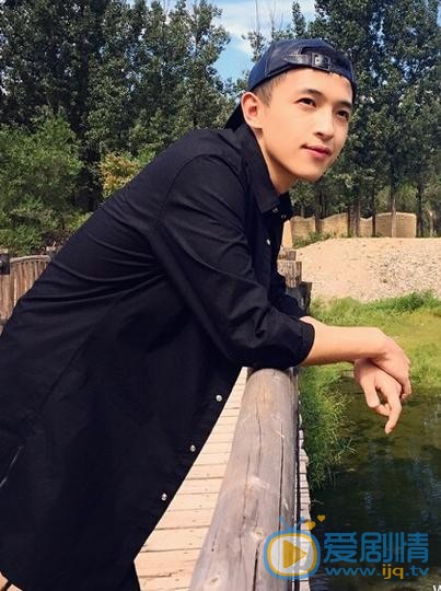 黄德毅生活照 黄德毅高清写真_黄德毅高清剧照